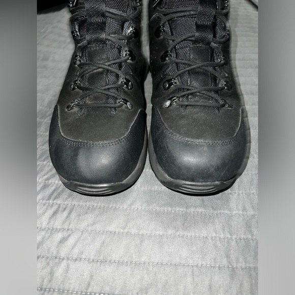 UGG Australia Emmett Boot Mid Black Men’s Size 11 Weather Ready Item #1112376 - Picture 7 of 12